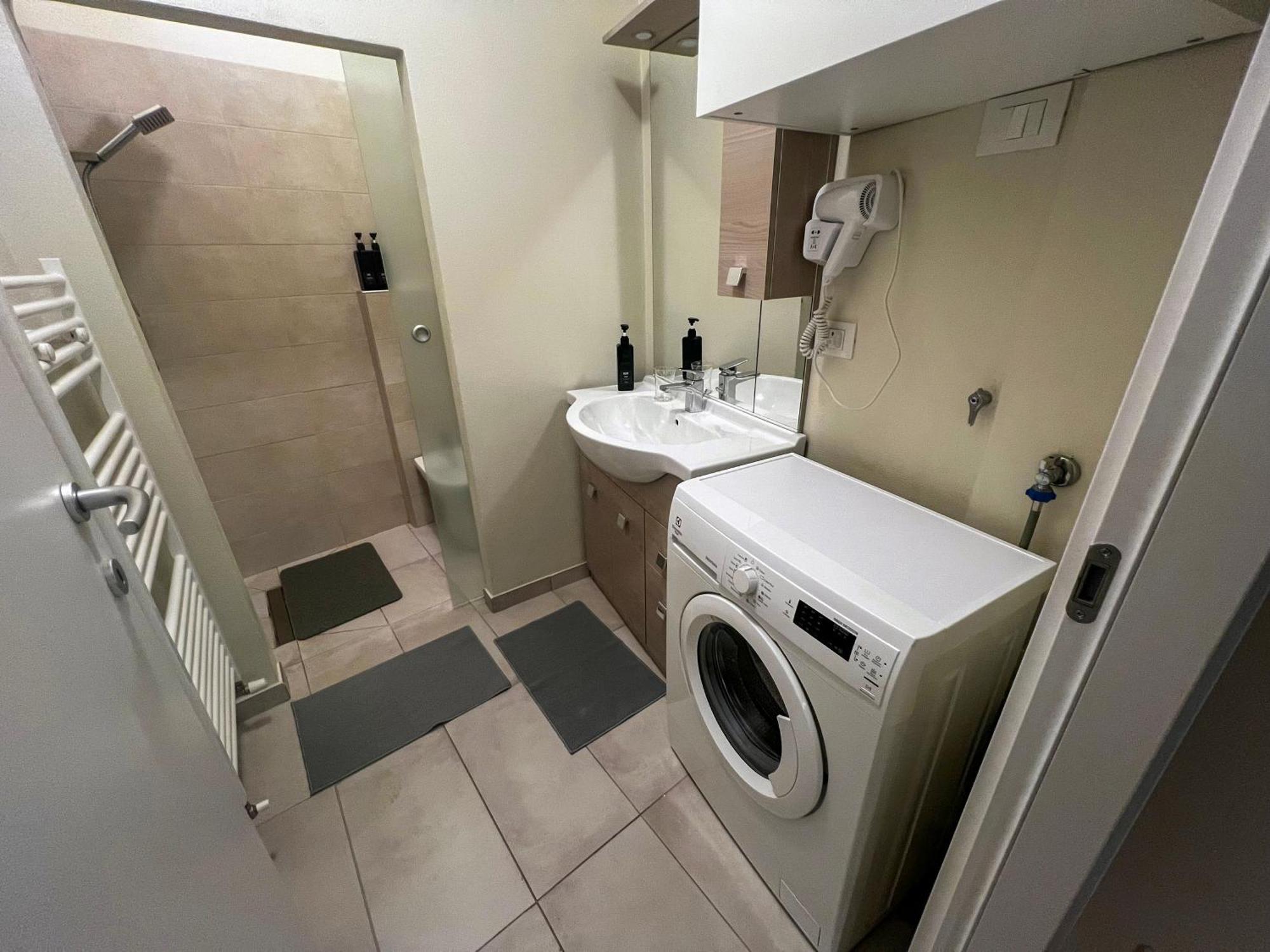 Appartamento Anna - Comfort E Stile In Centro Storico Imola Esterno foto